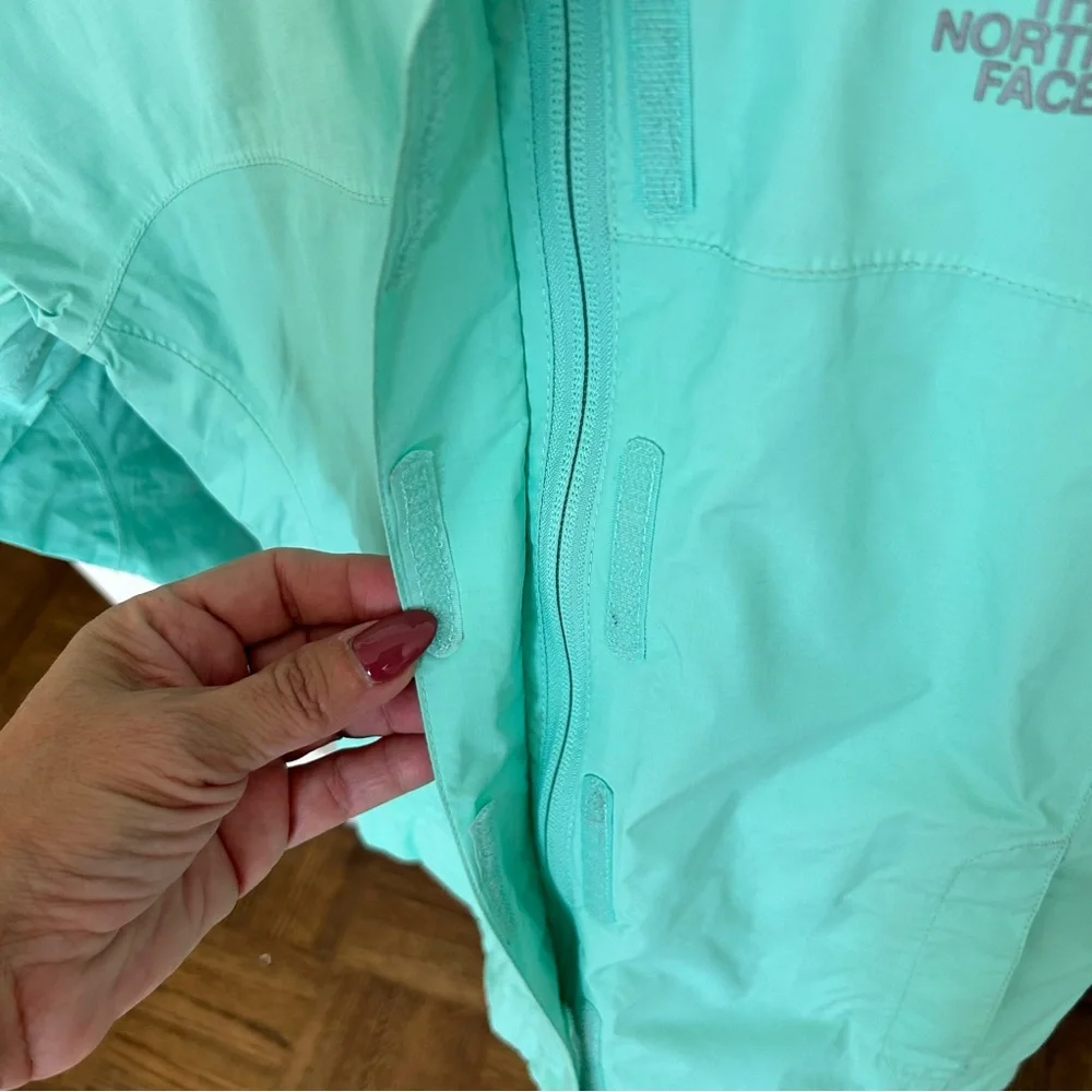 The North Face Windbreaker Jacket - Picture 4 of 14
